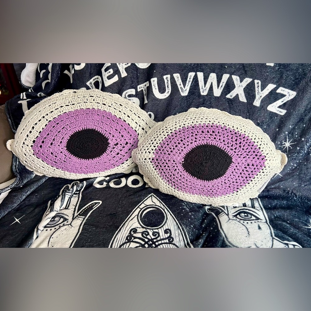NWT London Kaye Handcrafted Evil Third Eye Eyeball Crochet Pillow Set Home Decor
